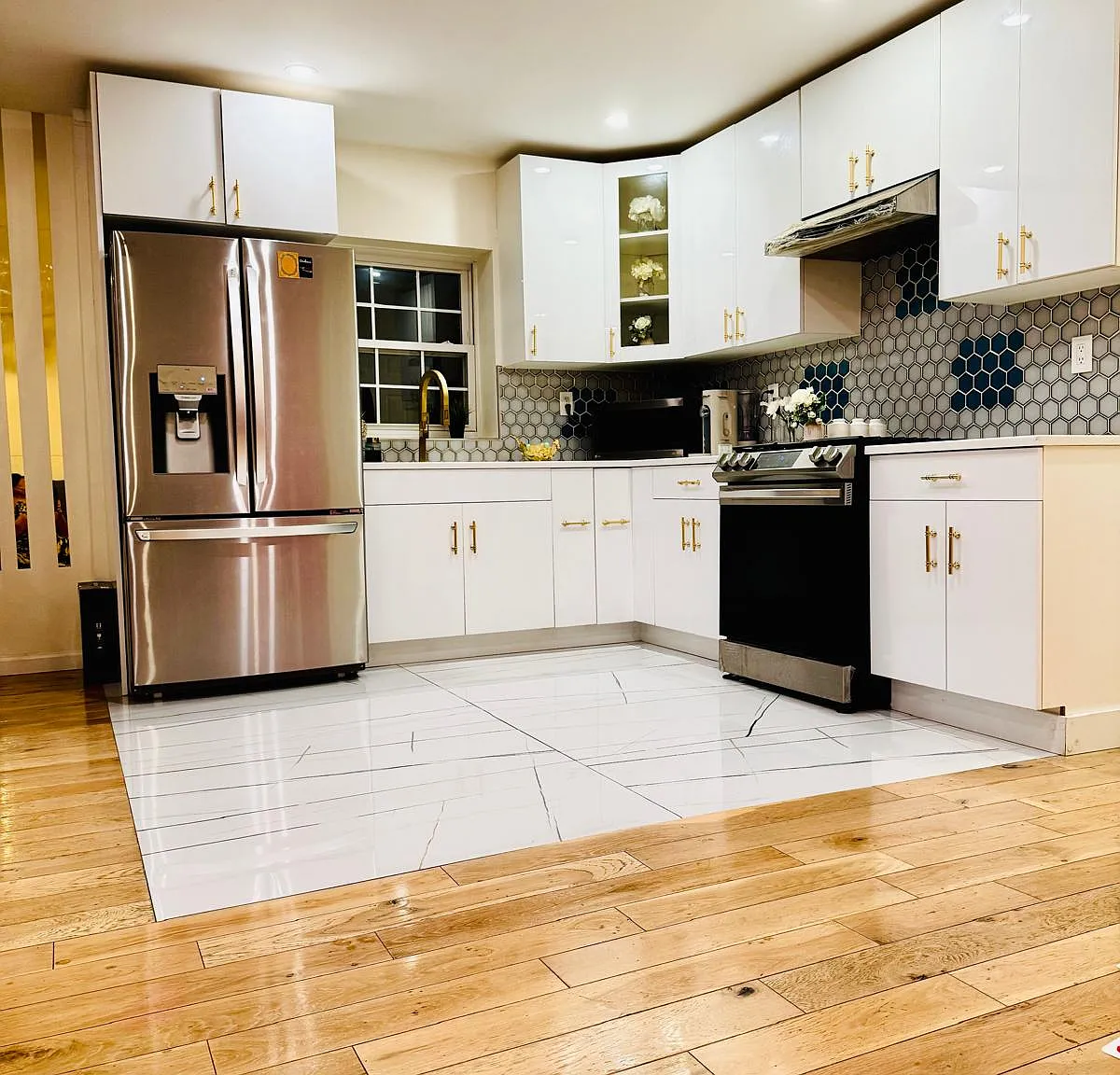 3 bed, 1000 sqft, $3,500 — Photo 4
