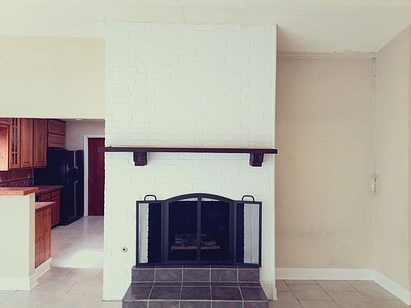 5th image of 1922 Oakline Dr