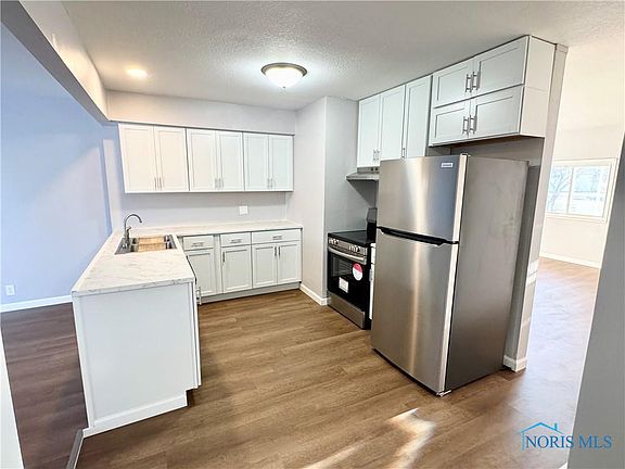 3rd image of 1522 Westgate Dr