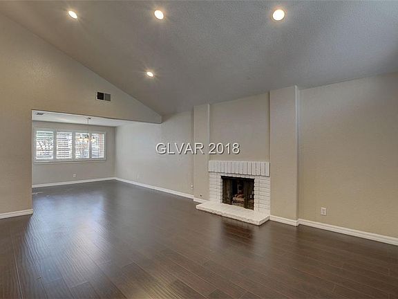4th image of 2406 Greens Ave