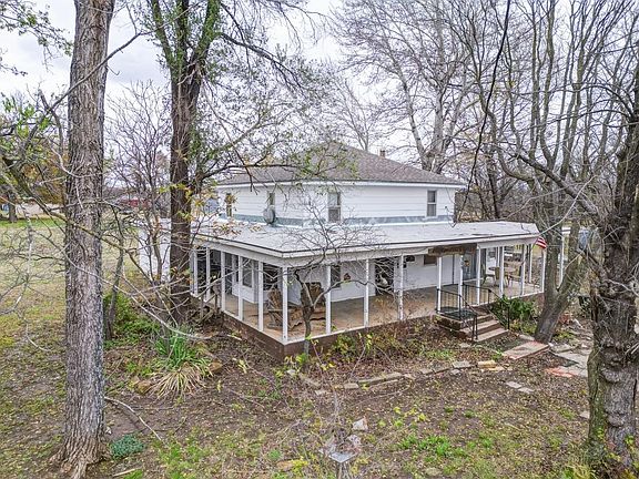 5th image of 309 E Oak St