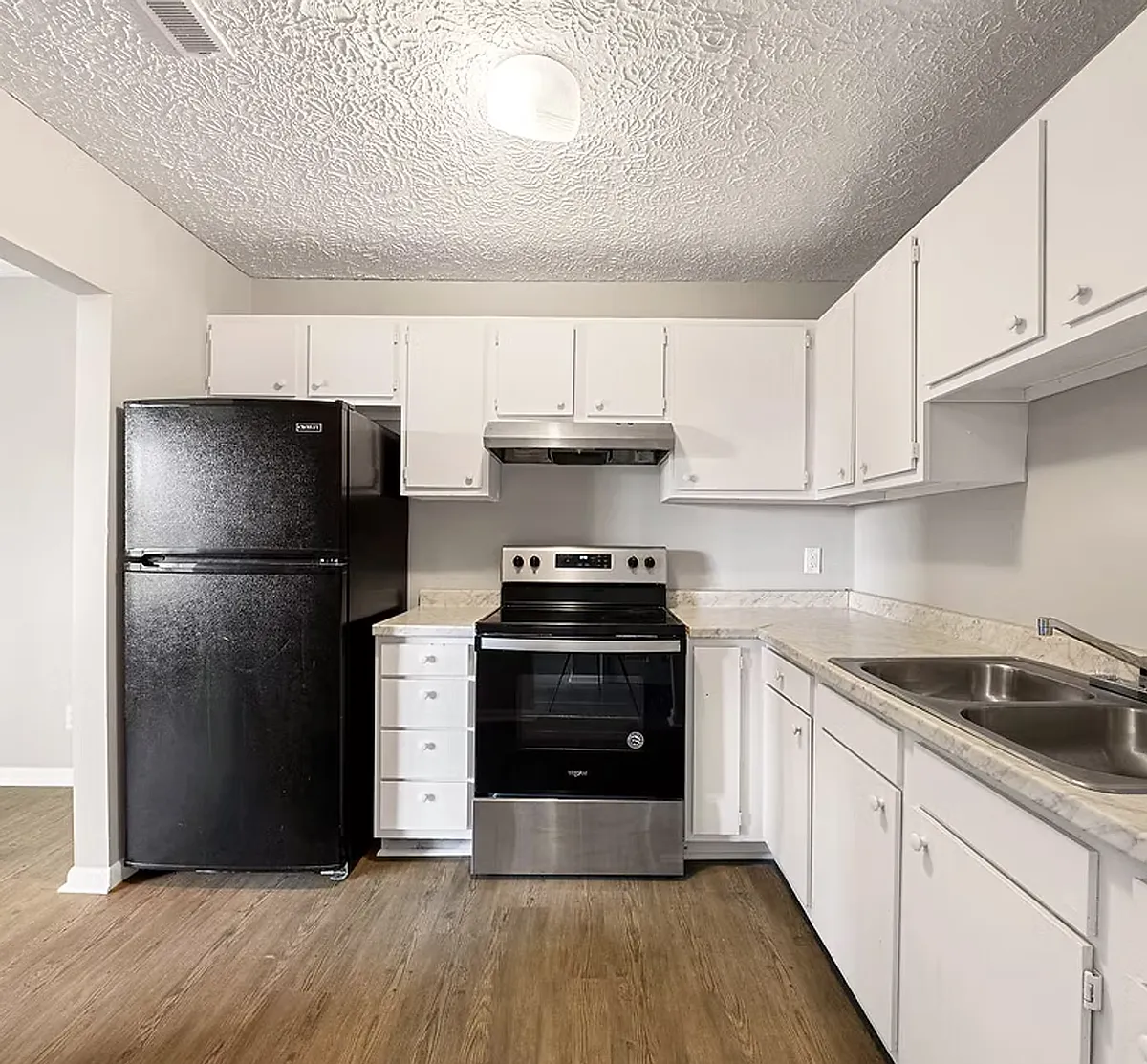 Building Photo - River Glow Apartments