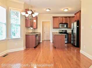 35 Falling Water Rd, Spring Lake, NC 28390