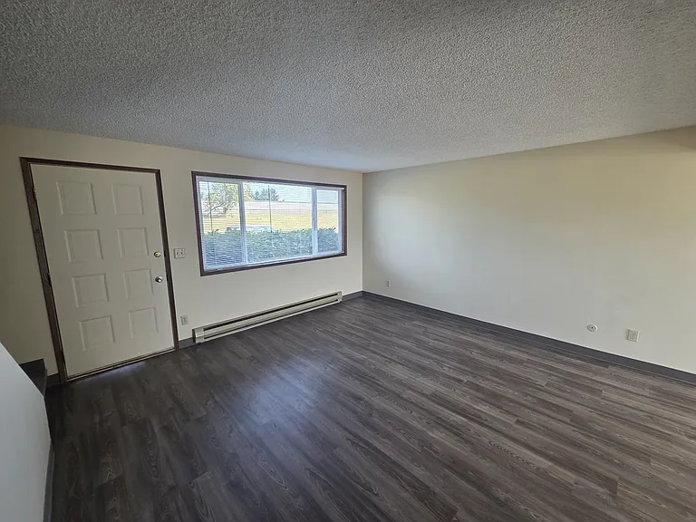 615 N Main St — Photo 10