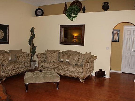 2nd image of 6864 Westlake Blvd