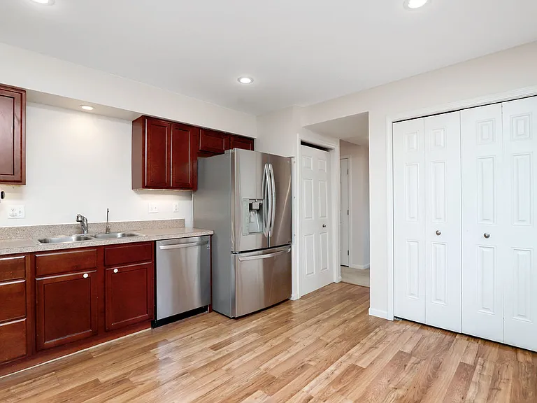 2434 Pinecrest Ave — Photo 20