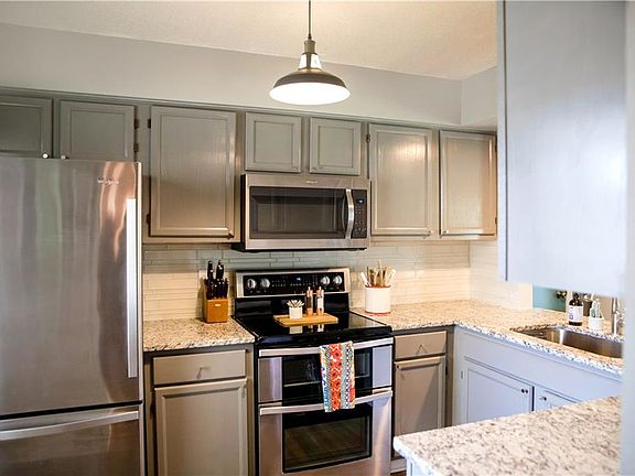 2nd image of 4712 Tamara Ln