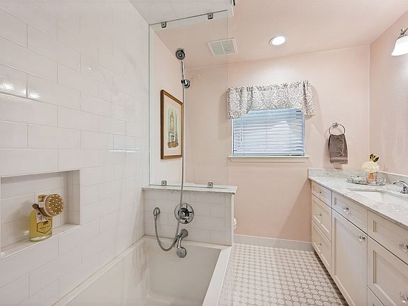 5th image of 3959 Goodfellow Dr