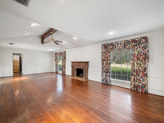 5th image of 1445 Oaklawn Dr
