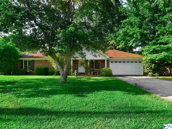 104 Oxford Dr, Meridianville, AL 35759