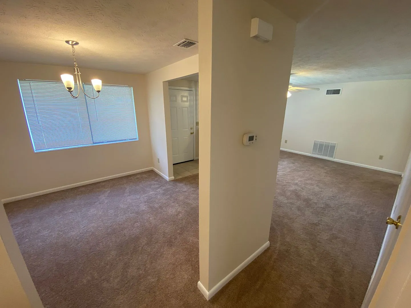 Mandarin Home Has Fenced Yard — Photo 4