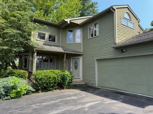 125 Woodspath Rd, Liverpool, NY 13090