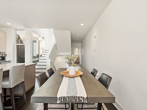 4th image of 2643 Brush St #17-CH6