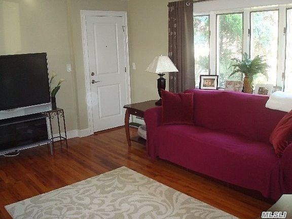 2nd image of 3610 Ionia St
