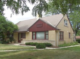 3350 W Poe St, Milwaukee, WI 53215