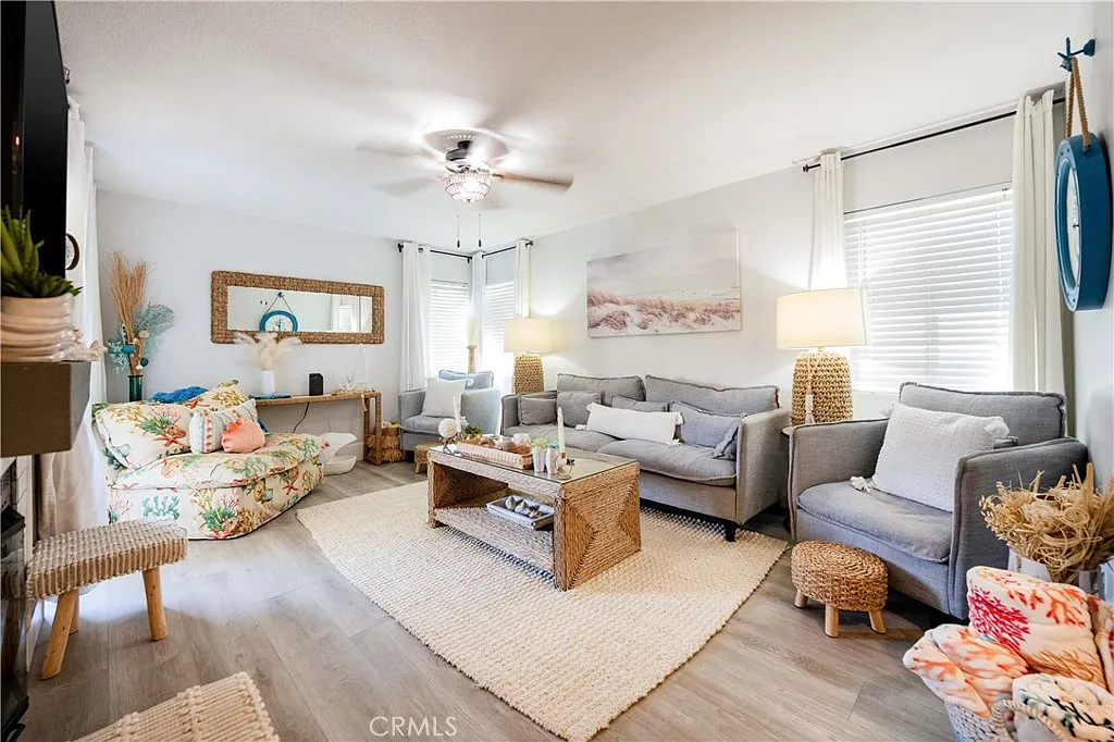 2 bed, 1130 sqft, $5,995 — Photo 3