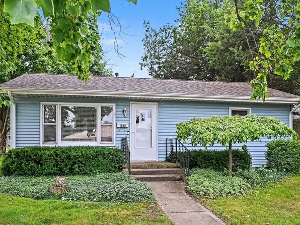 1226 E Clark St, Warsaw, IN 46580