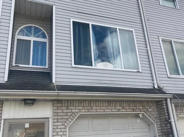 18 Patty Ct, Staten Island, NY 10312