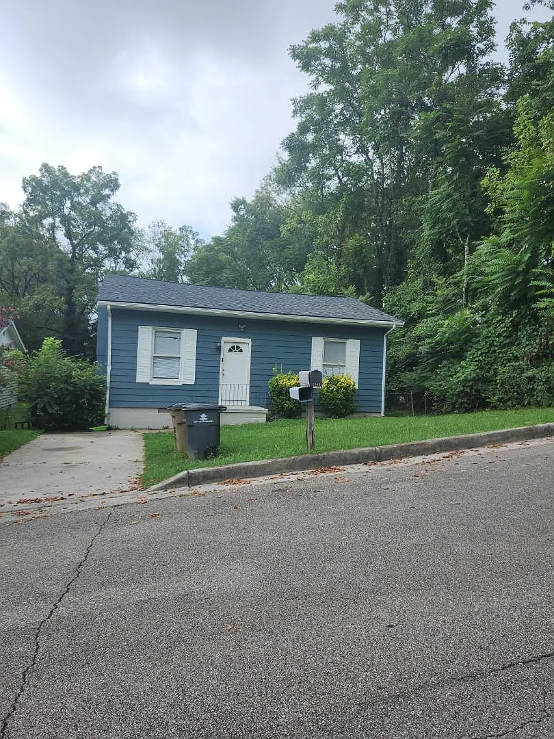 1910 Dodson Ave — Photo 1