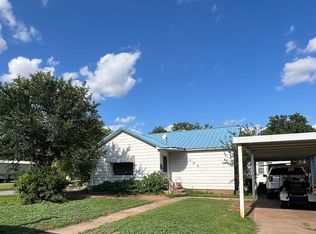 1400 Childress St, Wellington, TX 79095