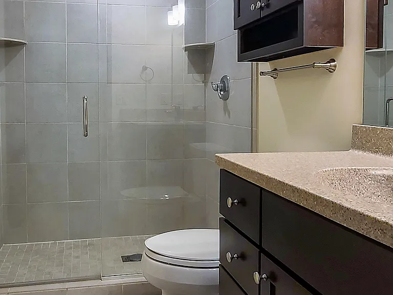 1319 Forest Ct — Photo 16