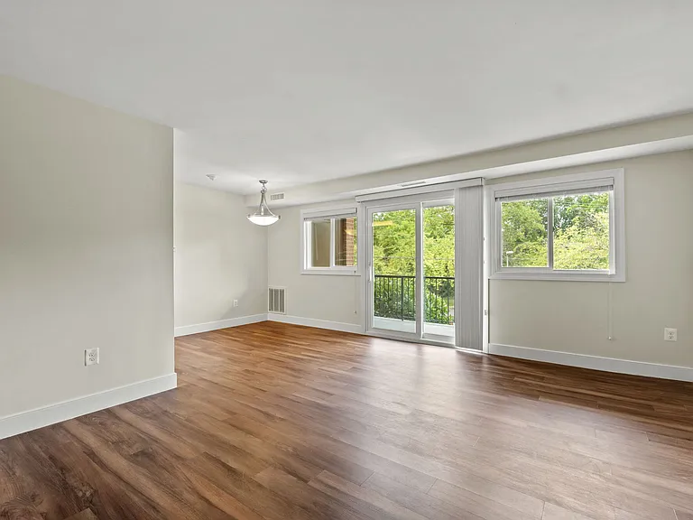 The Glen at Kensington — Photo 28