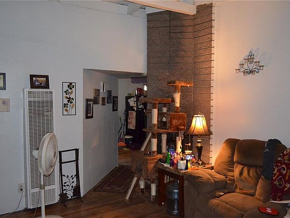 4th image of 5224 Parkdale Ave