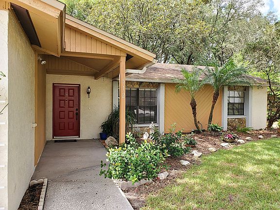 3rd image of 512 Siobhan Ct