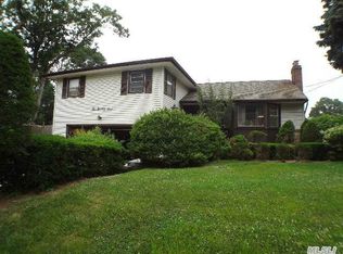 279 Jerusalem Ave, Massapequa, NY 11758
