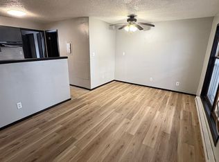 3719 W 9th St APT 4, Waterloo, IA 50702