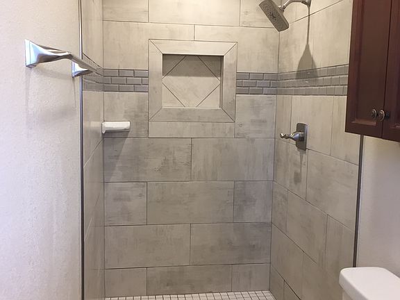 2nd image of 3007 Sunland Dr
