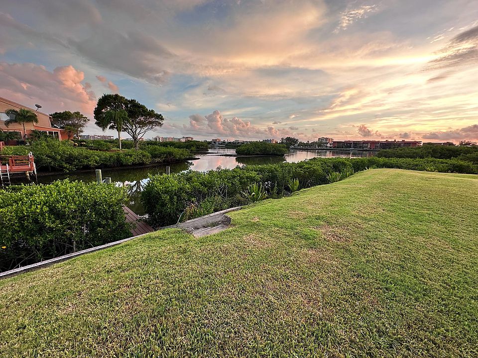 Dock with deeded slip