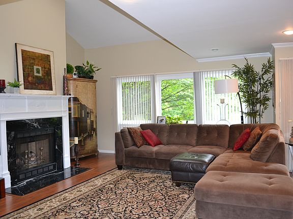 Living Room w/ Gas Fireplace