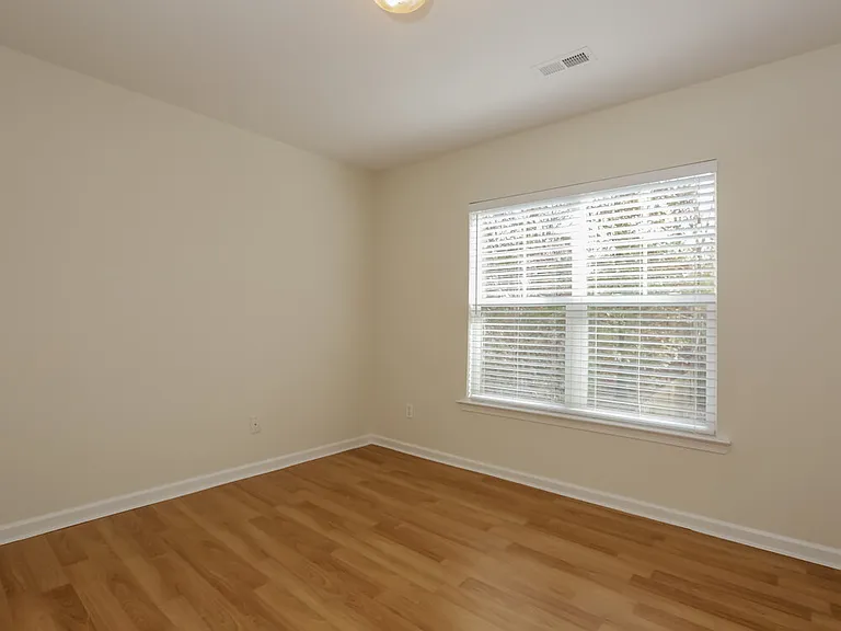 8264 Chatham Oaks Dr — Photo 13