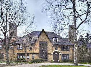 10494 Lake Shore Blvd, Bratenahl, OH