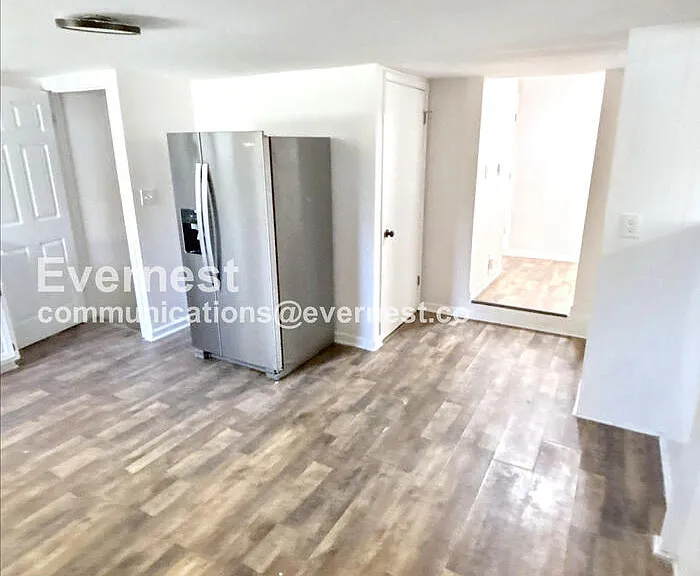 260 Sadonia Ave — Photo 3