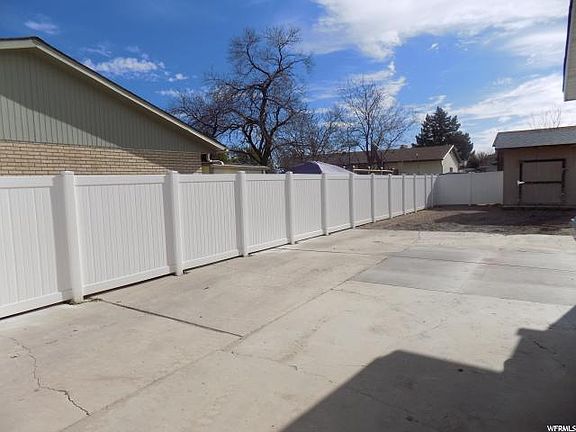 3rd image of 3279 W Bluecrest Dr