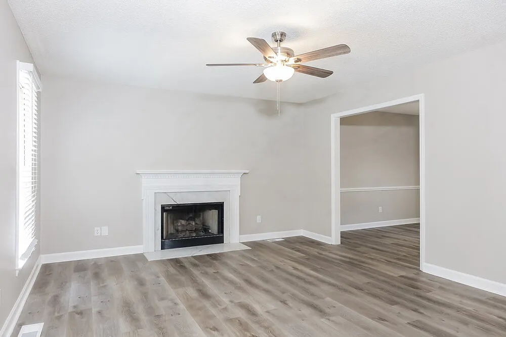 3 bed, 2.5 bath, 1632 sqft, $3,030 — Photo 4