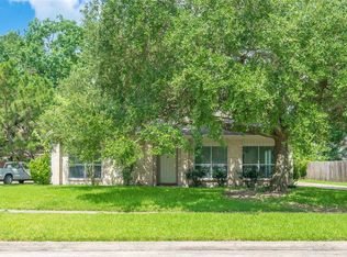 307 Woodcombe Dr, Houston, TX 77062