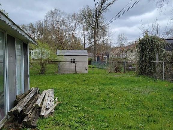 3rd image of 766 Oakwood Ave