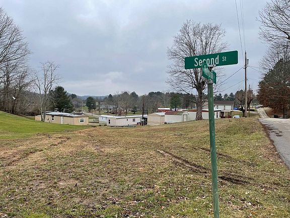 5th image of 709 Hollybrook Dr