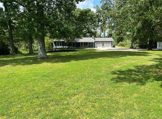 2010 Woodland Hills Dr, Evansville, IN 47725
