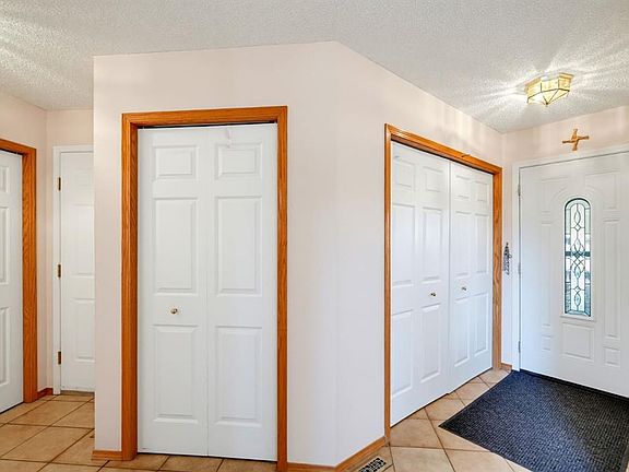 3rd image of 534 SE Bridlecreek Grn SW
