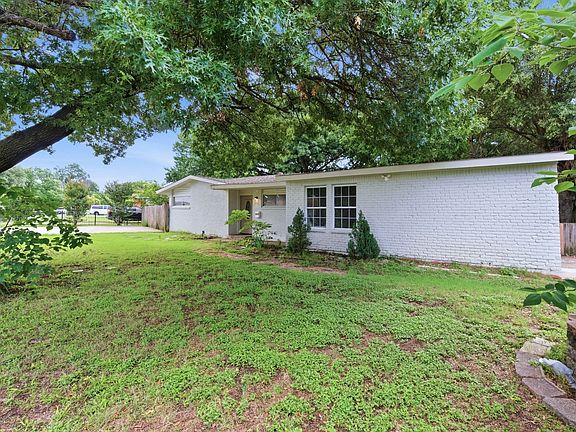 4th image of 2204 Dunloe Ave
