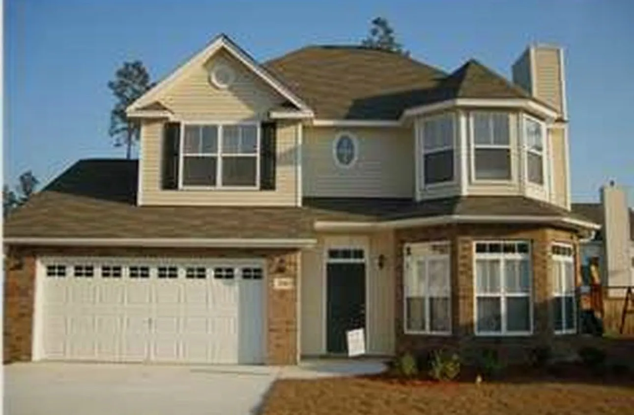 3 bed, 2.5 bath, 1627 sqft, $2,500 — Photo 1