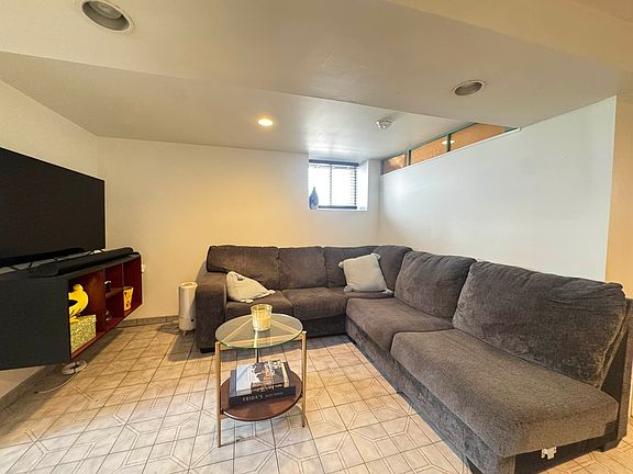 5th image of 2139 36th St #1
