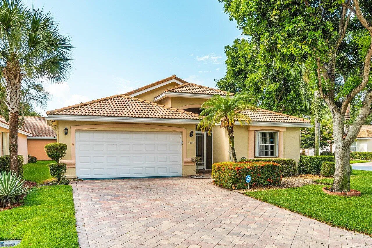 3 bed, 2.0 bath, 1728 sqft, $3,200 — Photo 3