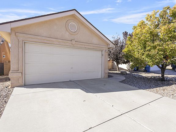 3rd image of 1133 Avenida Las Vistas NW