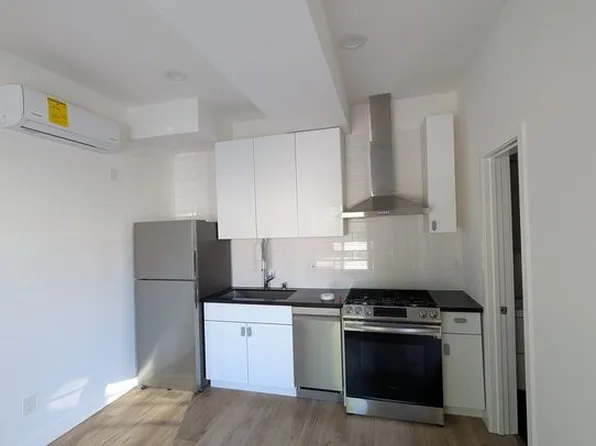 2626 Cloverfield Blvd, Santa Monica, CA