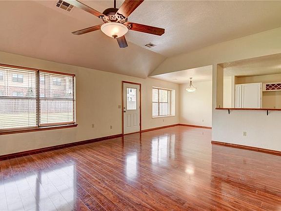 4th image of 6629 NW 135th St